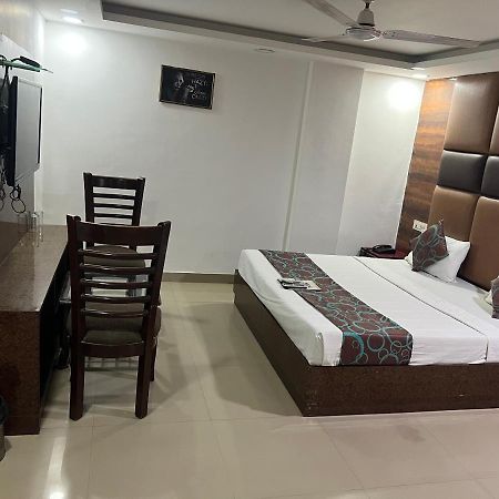 Hotel Le Mount Near Igi Airport 뉴델리 외부 사진