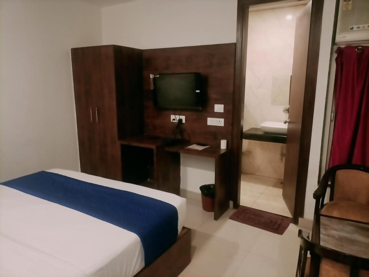Hotel Le Mount Near Igi Airport 뉴델리 외부 사진