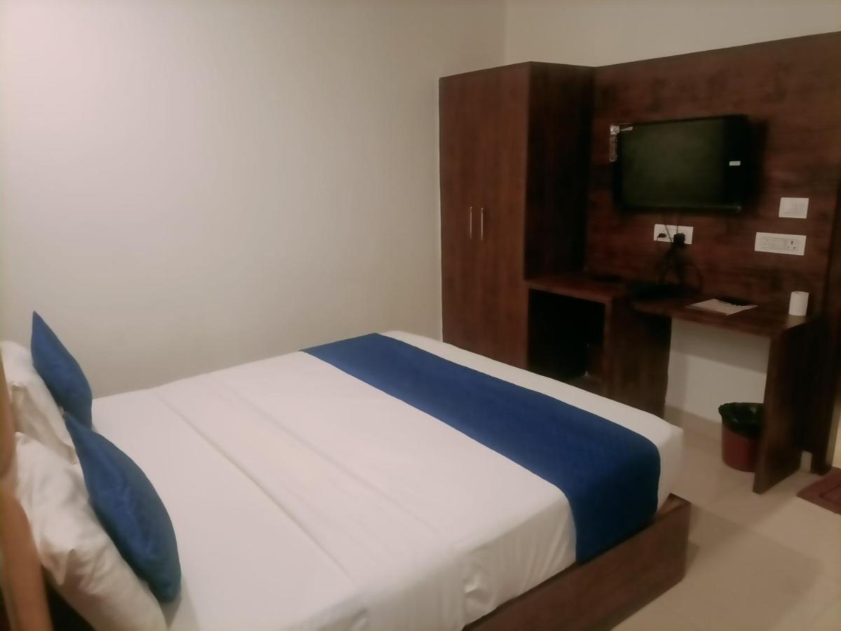 Hotel Le Mount Near Igi Airport 뉴델리 외부 사진