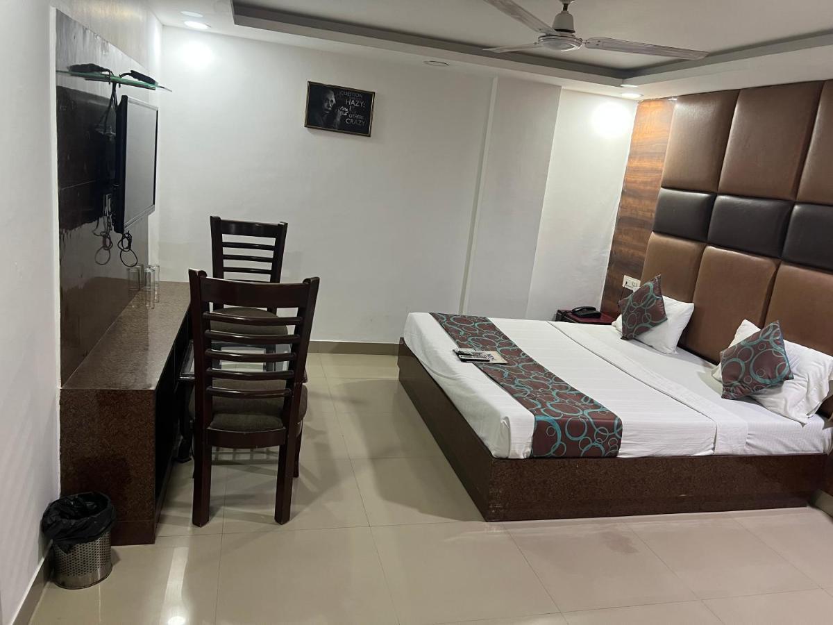 Hotel Le Mount Near Igi Airport 뉴델리 외부 사진