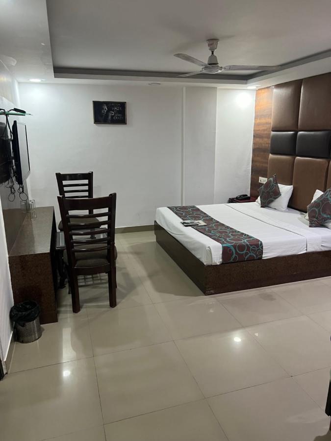 Hotel Le Mount Near Igi Airport 뉴델리 외부 사진