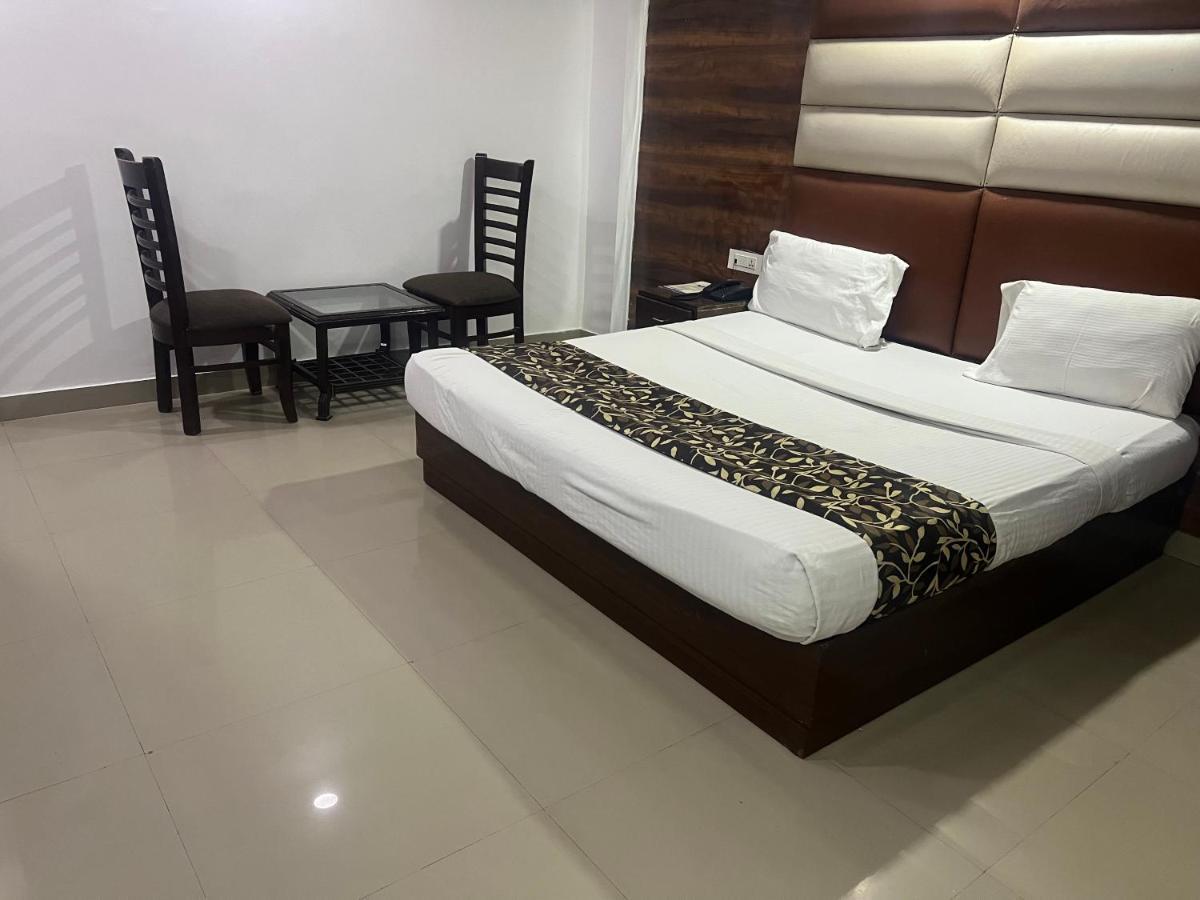 Hotel Le Mount Near Igi Airport 뉴델리 외부 사진