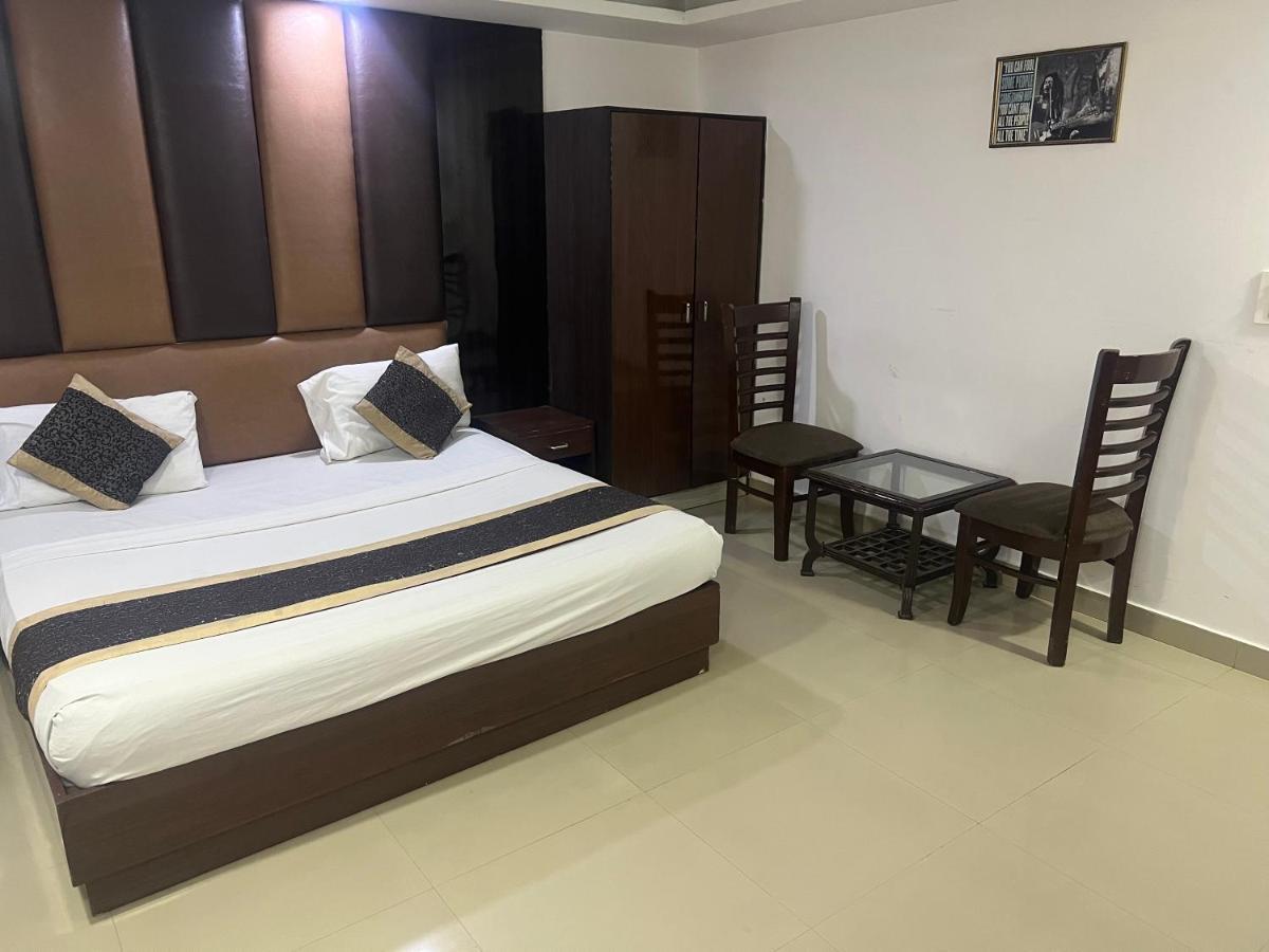 Hotel Le Mount Near Igi Airport 뉴델리 외부 사진